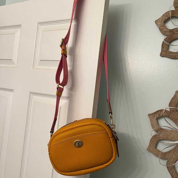 Handbags - Coach Camera Bag crossbody purse